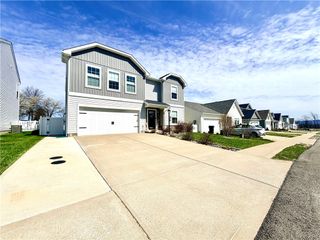 1017 Colonial Dr, Menallen Twp, PA 15401