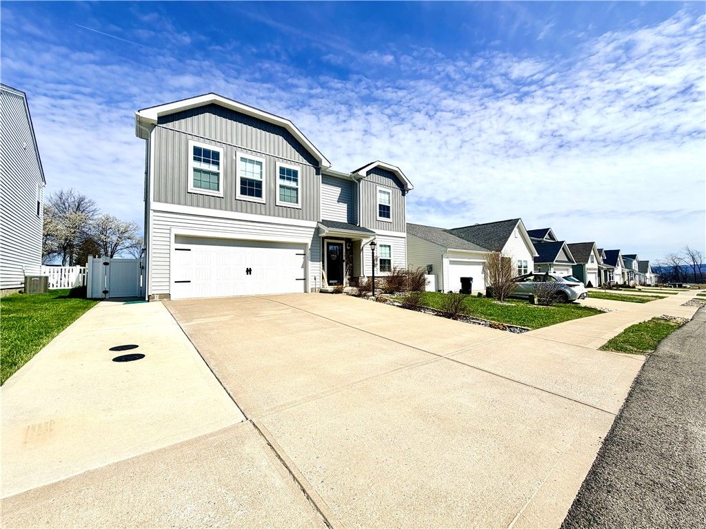 1017 Colonial Dr, Menallen Twp, PA 15401