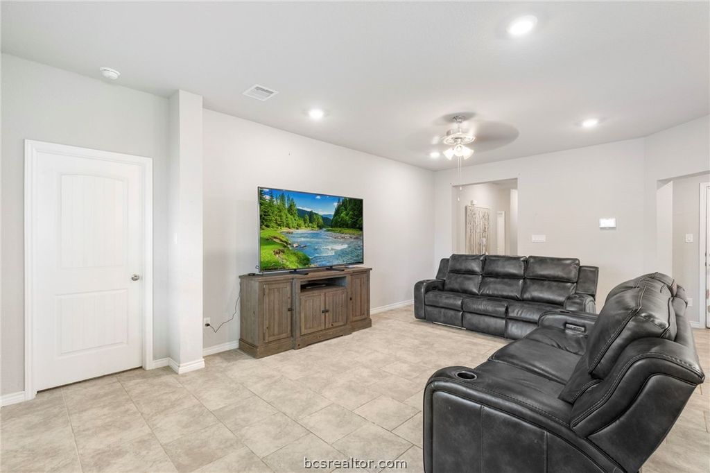 1972 Taggart Trail, Bryan, TX 77807 — photo 5