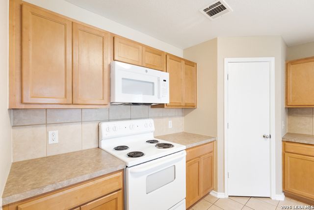 6526 Charles Field, San Antonio, TX 78238