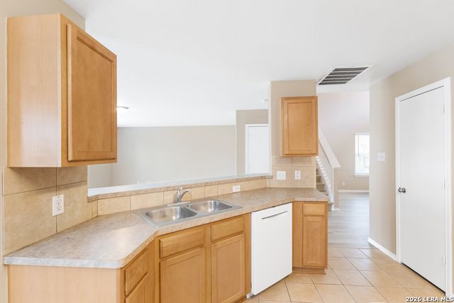 6526 Charles Field, San Antonio, TX 78238