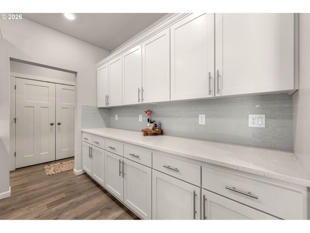 8643 N WRIGHT St, Camas, WA 98607