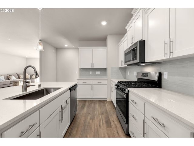 8643 N WRIGHT St, Camas, WA 98607