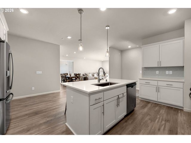 8643 N WRIGHT St, Camas, WA 98607