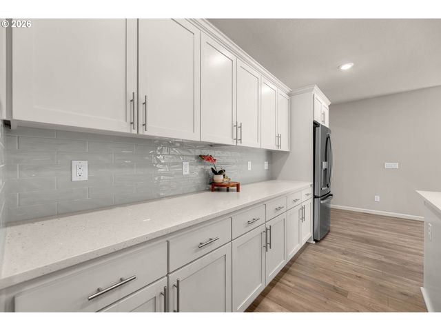 8643 N WRIGHT St, Camas, WA 98607