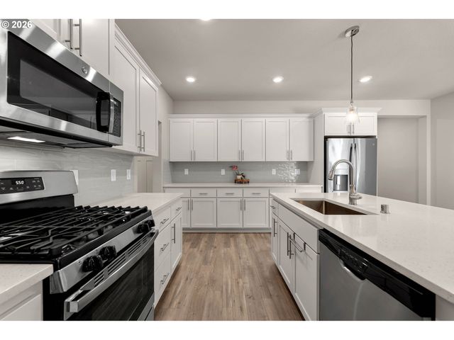 8643 N WRIGHT St, Camas, WA 98607