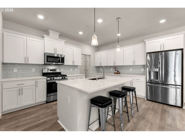 8643 N WRIGHT St, Camas, WA 98607