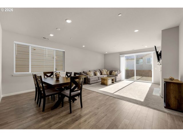 8643 N WRIGHT St, Camas, WA 98607