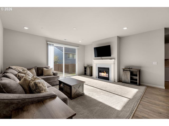 8643 N WRIGHT St, Camas, WA 98607
