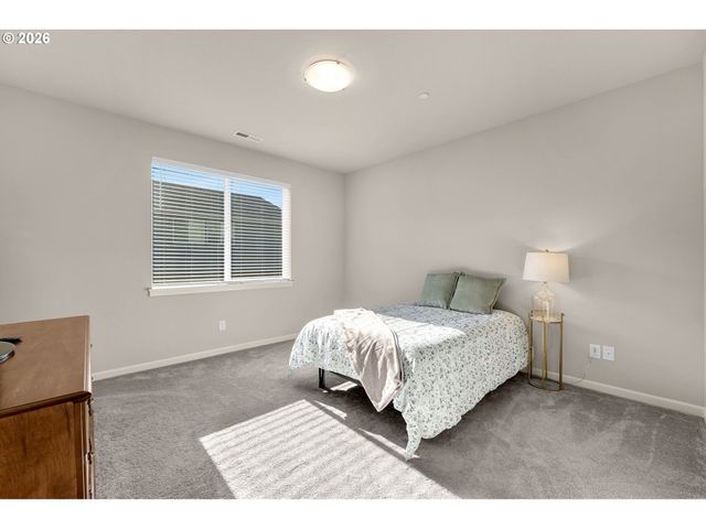 8643 N WRIGHT St, Camas, WA 98607