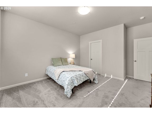 8643 N WRIGHT St, Camas, WA 98607