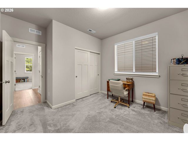 8643 N WRIGHT St, Camas, WA 98607