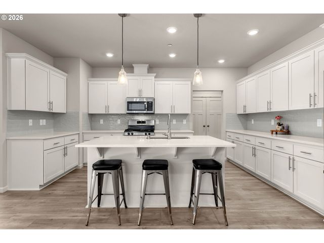 8643 N WRIGHT St, Camas, WA 98607