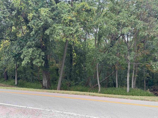 10045 Baumgart Road, Evansville, IN 47725