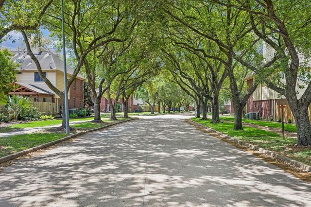 13818 Mill Garden Court, Houston, TX 77059