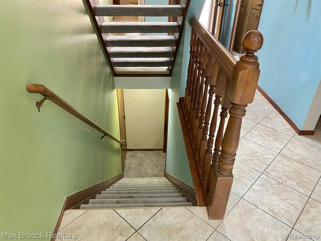 16226 Pine Ridge Drive, Fraser, MI 48026