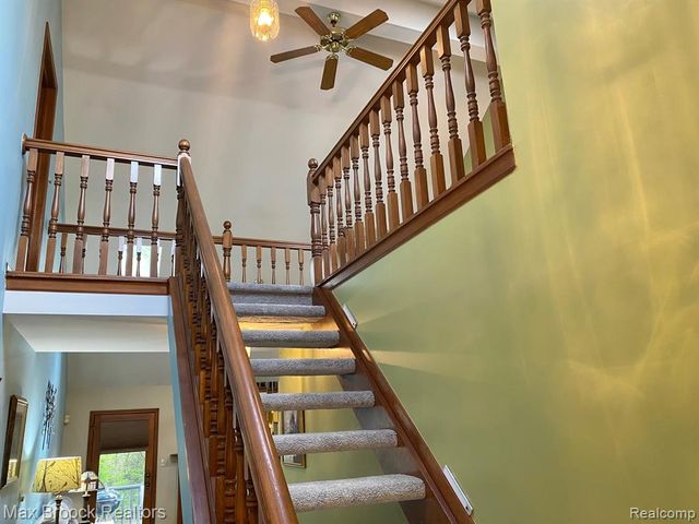 16226 Pine Ridge Drive, Fraser, MI 48026