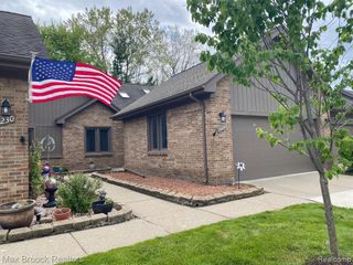 16226 Pine Ridge Drive, Fraser, MI 48026