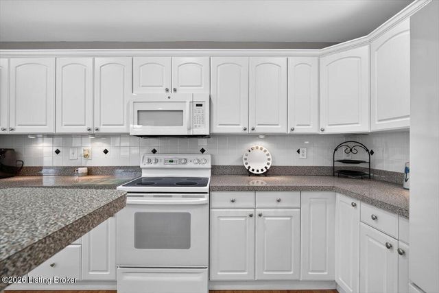 7214 Old North Church Rd, Louisville, KY 40214