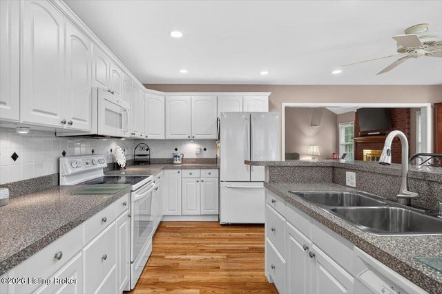 7214 Old North Church Rd, Louisville, KY 40214