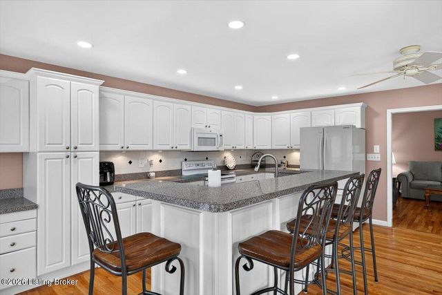 7214 Old North Church Rd, Louisville, KY 40214