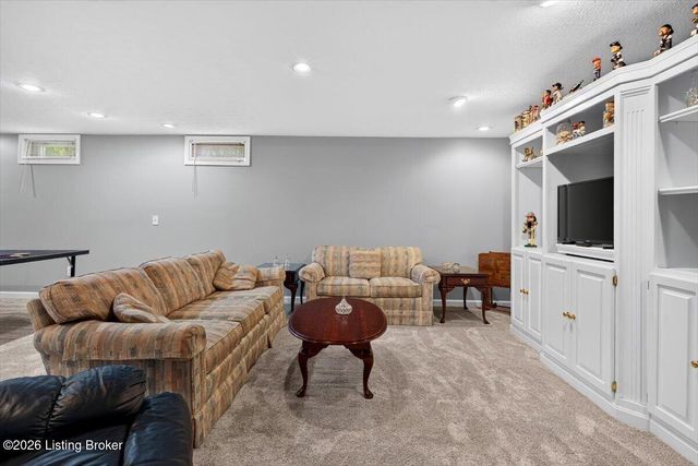 7214 Old North Church Rd, Louisville, KY 40214