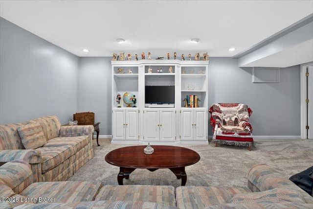 7214 Old North Church Rd, Louisville, KY 40214