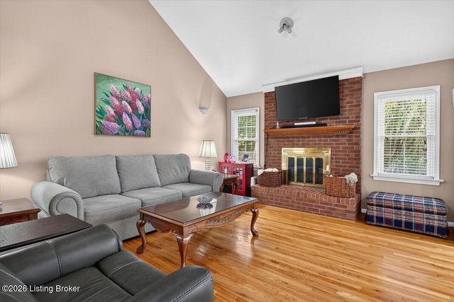 7214 Old North Church Rd, Louisville, KY 40214