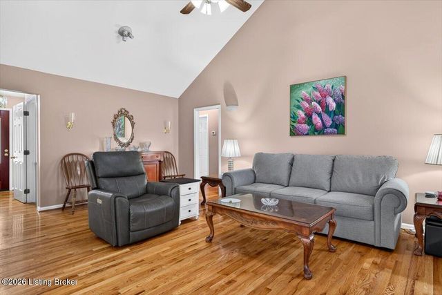7214 Old North Church Rd, Louisville, KY 40214