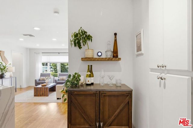 7952 Dunbarton Avenue, Los Angeles, CA 90045