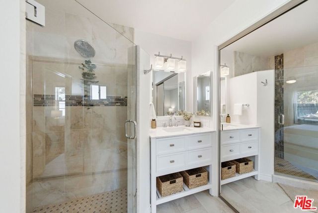7952 Dunbarton Avenue, Los Angeles, CA 90045