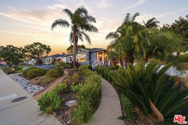 7952 Dunbarton Avenue, Los Angeles, CA 90045