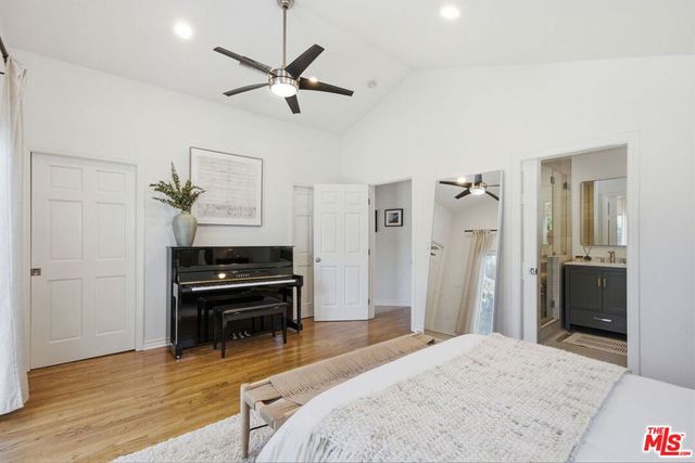 7952 Dunbarton Avenue, Los Angeles, CA 90045