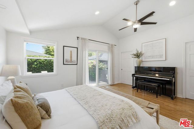 7952 Dunbarton Avenue, Los Angeles, CA 90045