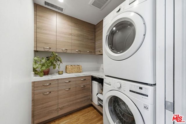 7952 Dunbarton Avenue, Los Angeles, CA 90045