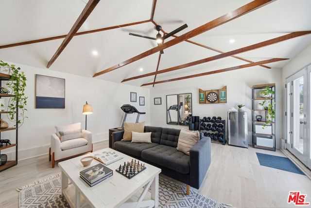 7952 Dunbarton Avenue, Los Angeles, CA 90045