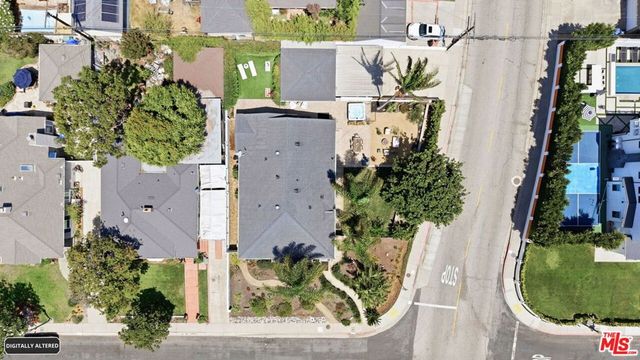 7952 Dunbarton Avenue, Los Angeles, CA 90045