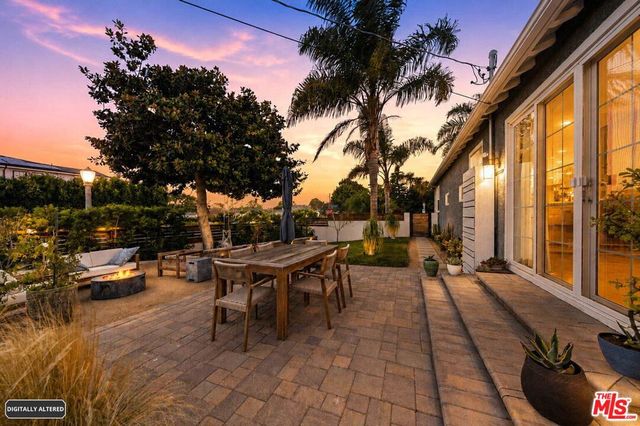 7952 Dunbarton Avenue, Los Angeles, CA 90045