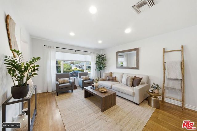 7952 Dunbarton Avenue, Los Angeles, CA 90045