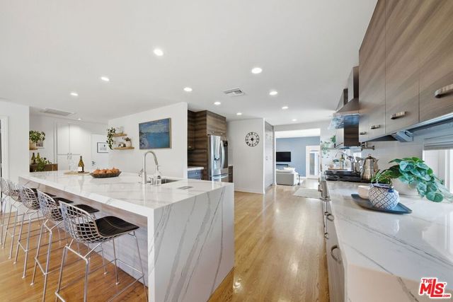 7952 Dunbarton Avenue, Los Angeles, CA 90045