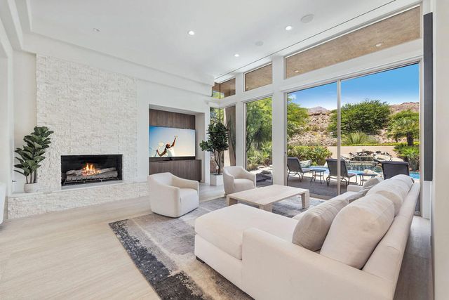 148 Menil Place, Palm Desert, CA 92260