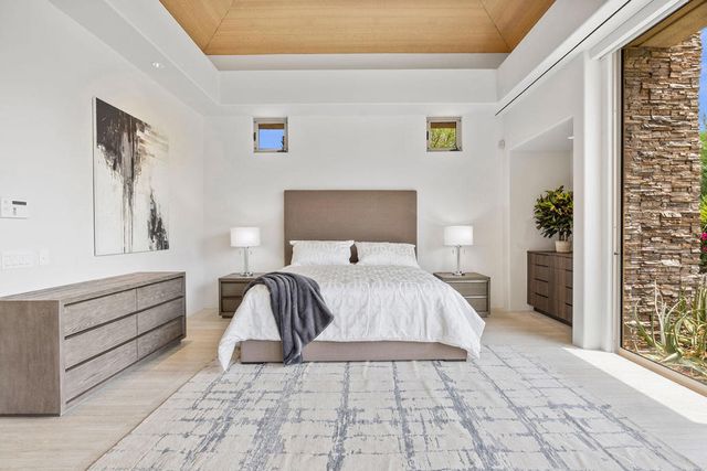 148 Menil Place, Palm Desert, CA 92260