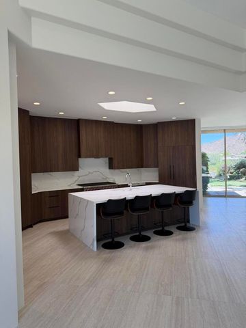 148 Menil Place, Palm Desert, CA 92260