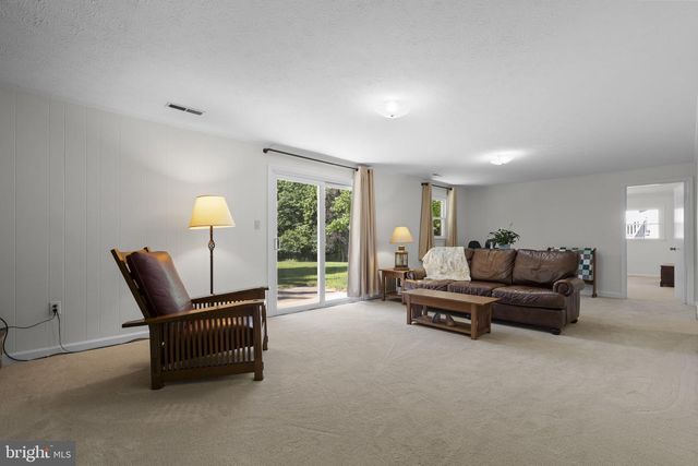 9008 EDGEWOOD DR, Gaithersburg, MD 20877