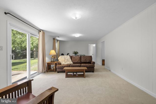 9008 EDGEWOOD DR, Gaithersburg, MD 20877