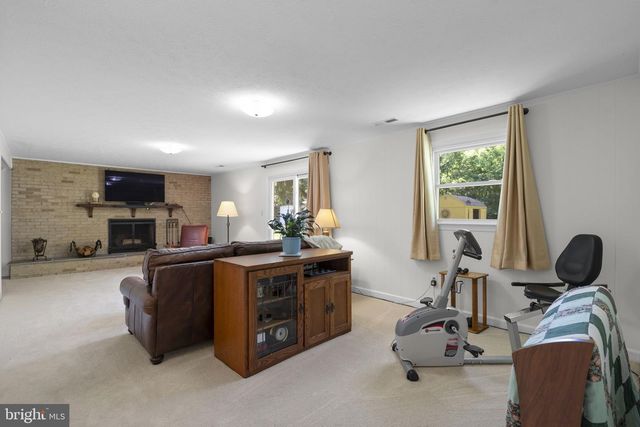 9008 EDGEWOOD DR, Gaithersburg, MD 20877
