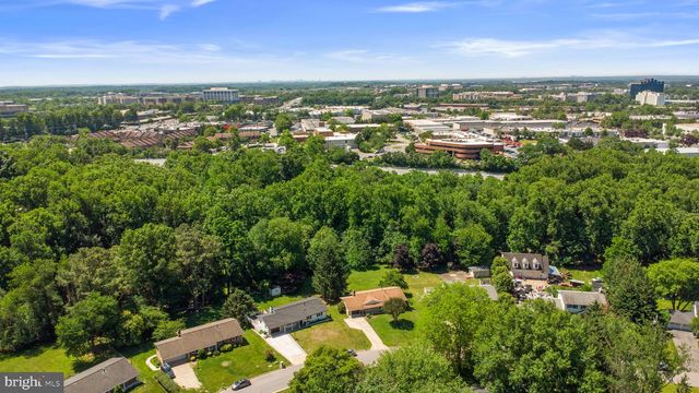 9008 EDGEWOOD DR, Gaithersburg, MD 20877