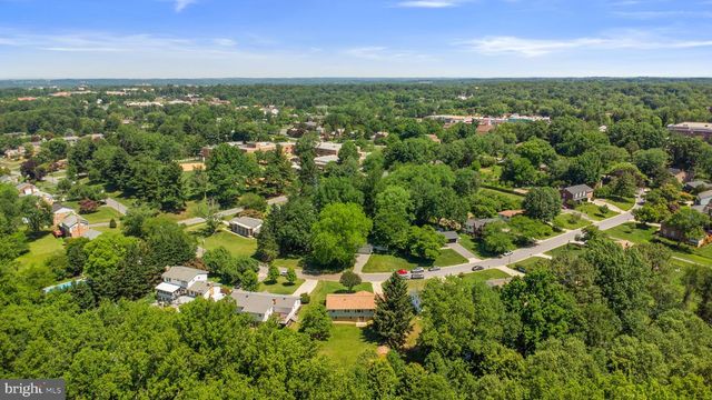 9008 EDGEWOOD DR, Gaithersburg, MD 20877