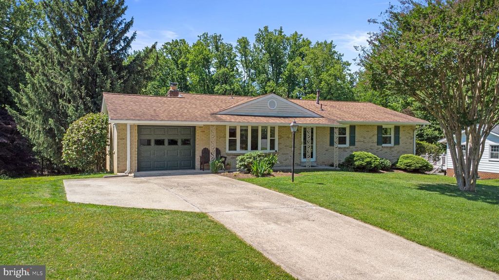 9008 EDGEWOOD DR, Gaithersburg, MD 20877