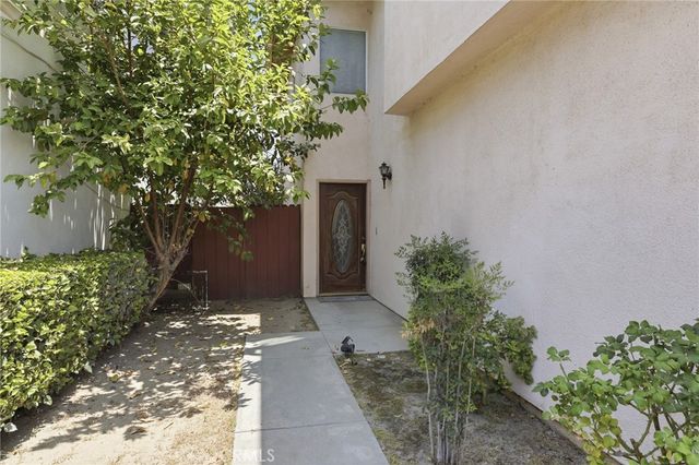9300 Burnet Avenue 122, North Hills, CA 91343